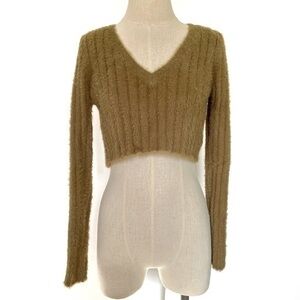 Urban Outfitters V-Neck Cropped Soft Martini Sweater Size Small
